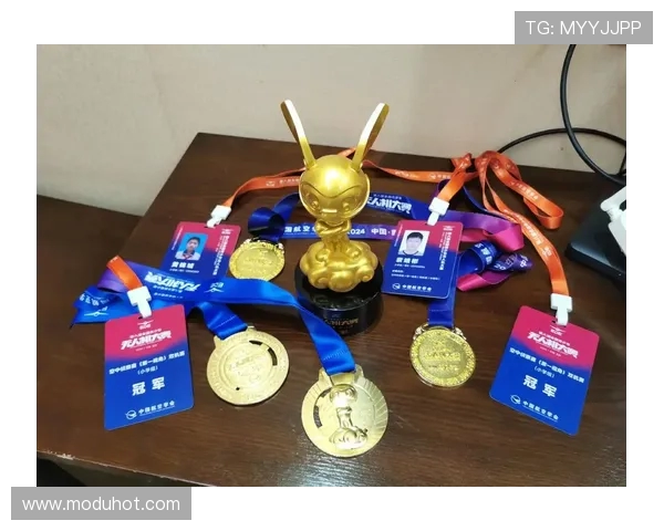 成都体院攀岩队勇夺两金五银一铜,丙组团体夺冠创佳绩